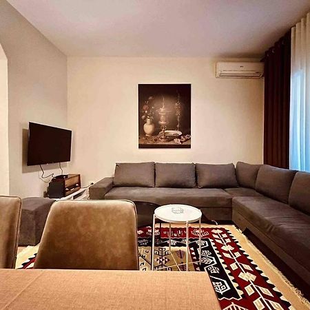 Zarlett House, Pazari Ri ,Villa With Garden,Parking Tirana Exterior photo